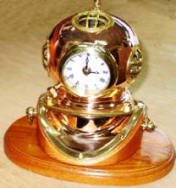 ダイバーヘルメット時計